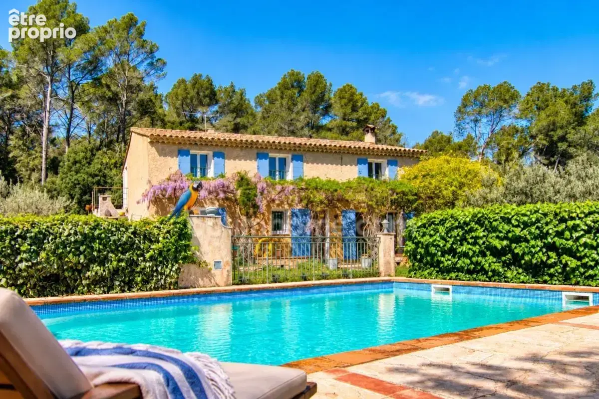 Grande propriété style provençal avec dépendances sur 1,6 ha - photo 3