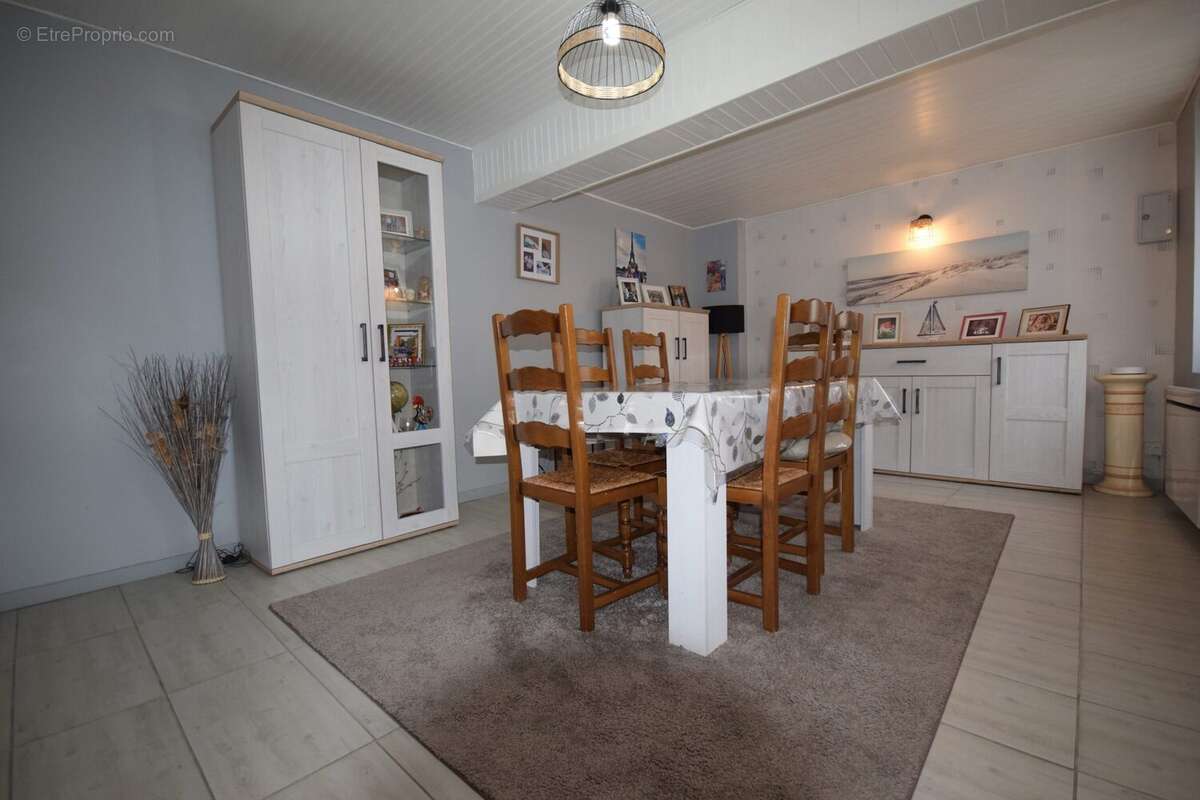 Maison à FRONTENARD