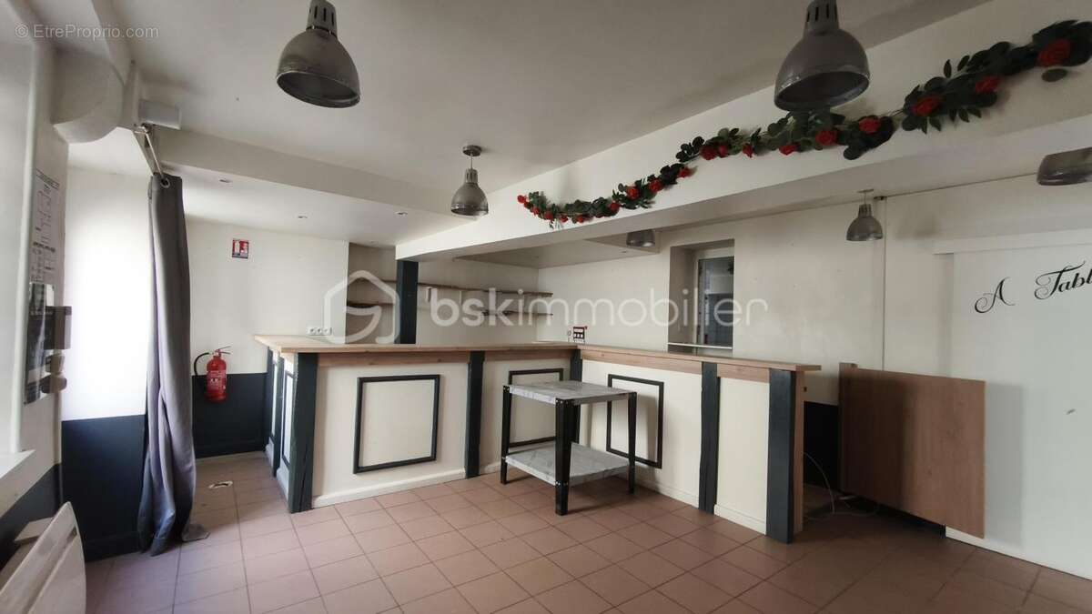 Local commercial avec licence iv - photo 2