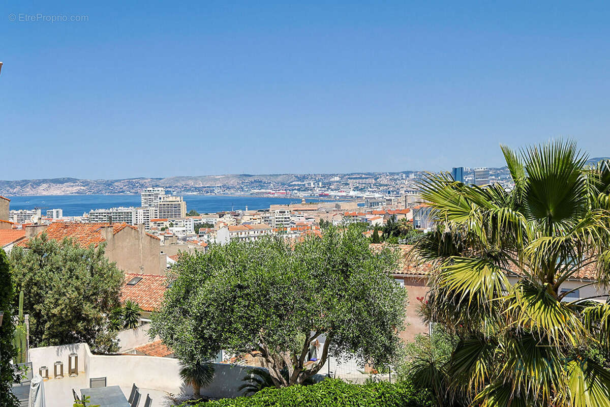 Appartement à MARSEILLE-7E