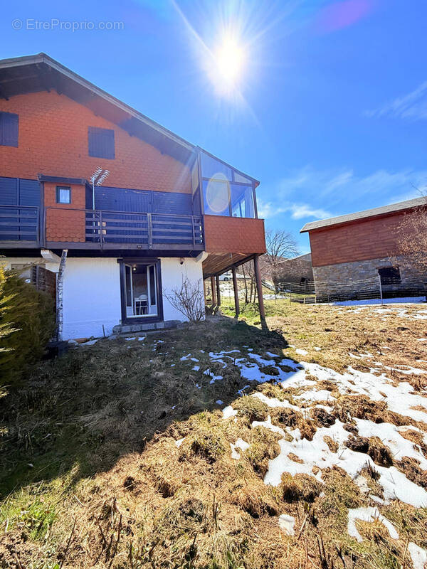 Appartement à MATEMALE