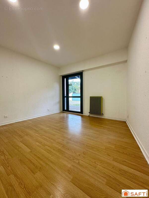 Photo 5 - Commerce à NEVERS