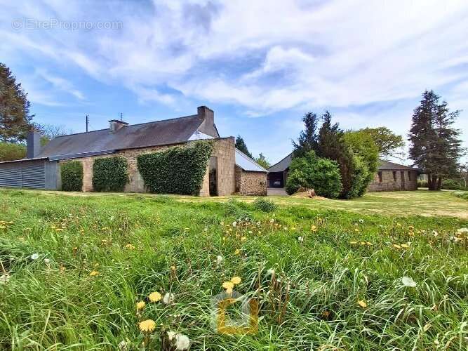 Maison à CARHAIX-PLOUGUER