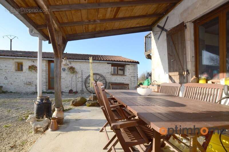 Maison à MAUPREVOIR