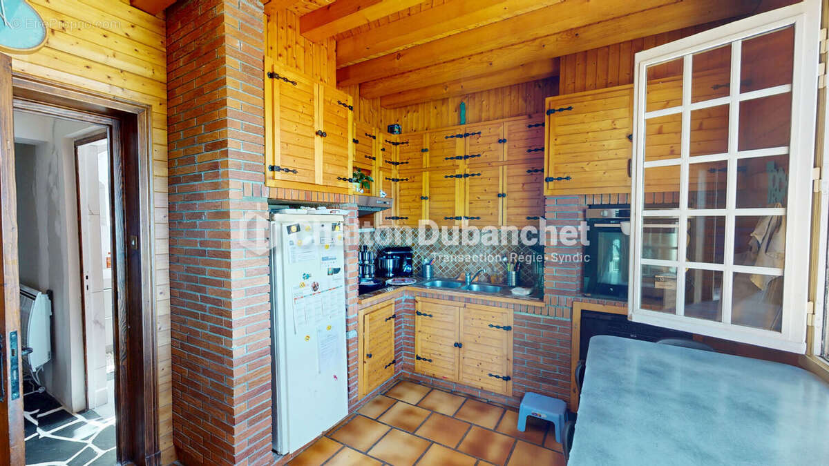 Maison à COURS-LA-VILLE