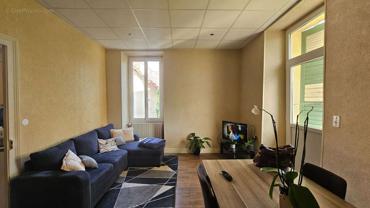Appartement à SAINT-GENIX-SUR-GUIERS