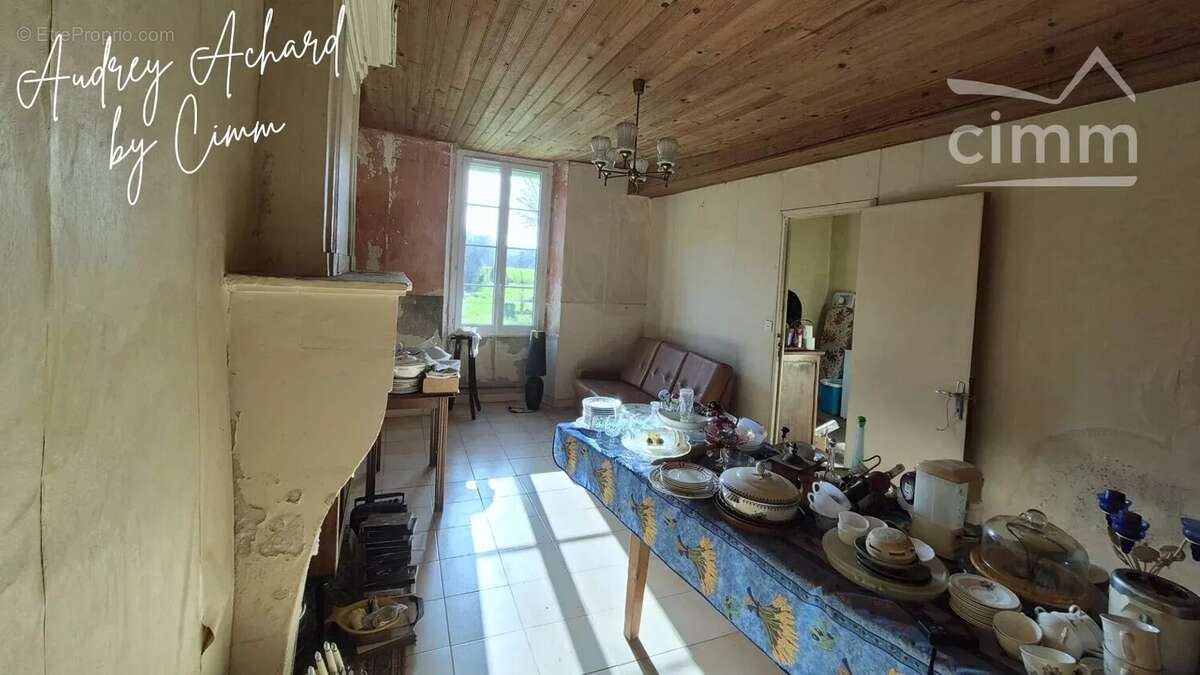 Maison à SAINT-GENIS-DE-SAINTONGE