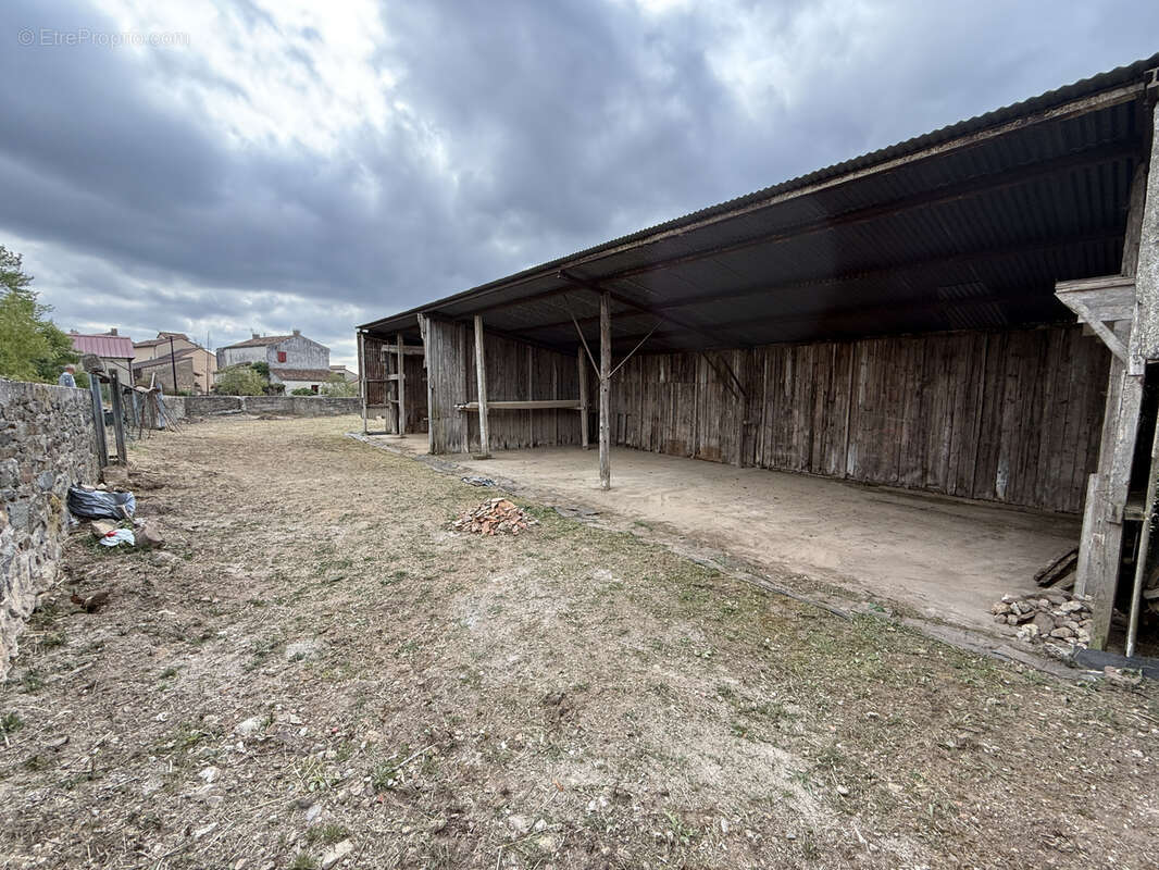 Vente dépôt avec hangar et terrain constructible Saint Affrique - photo 3
