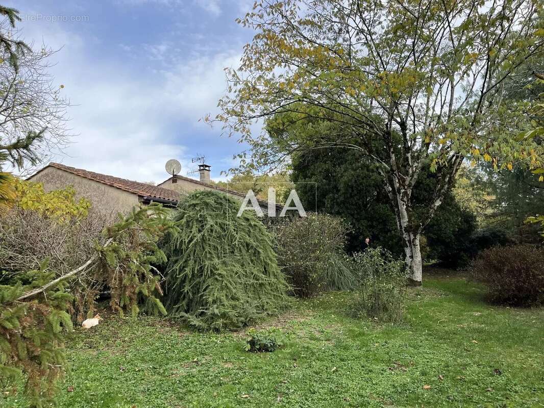 Maison à FONTENILLE