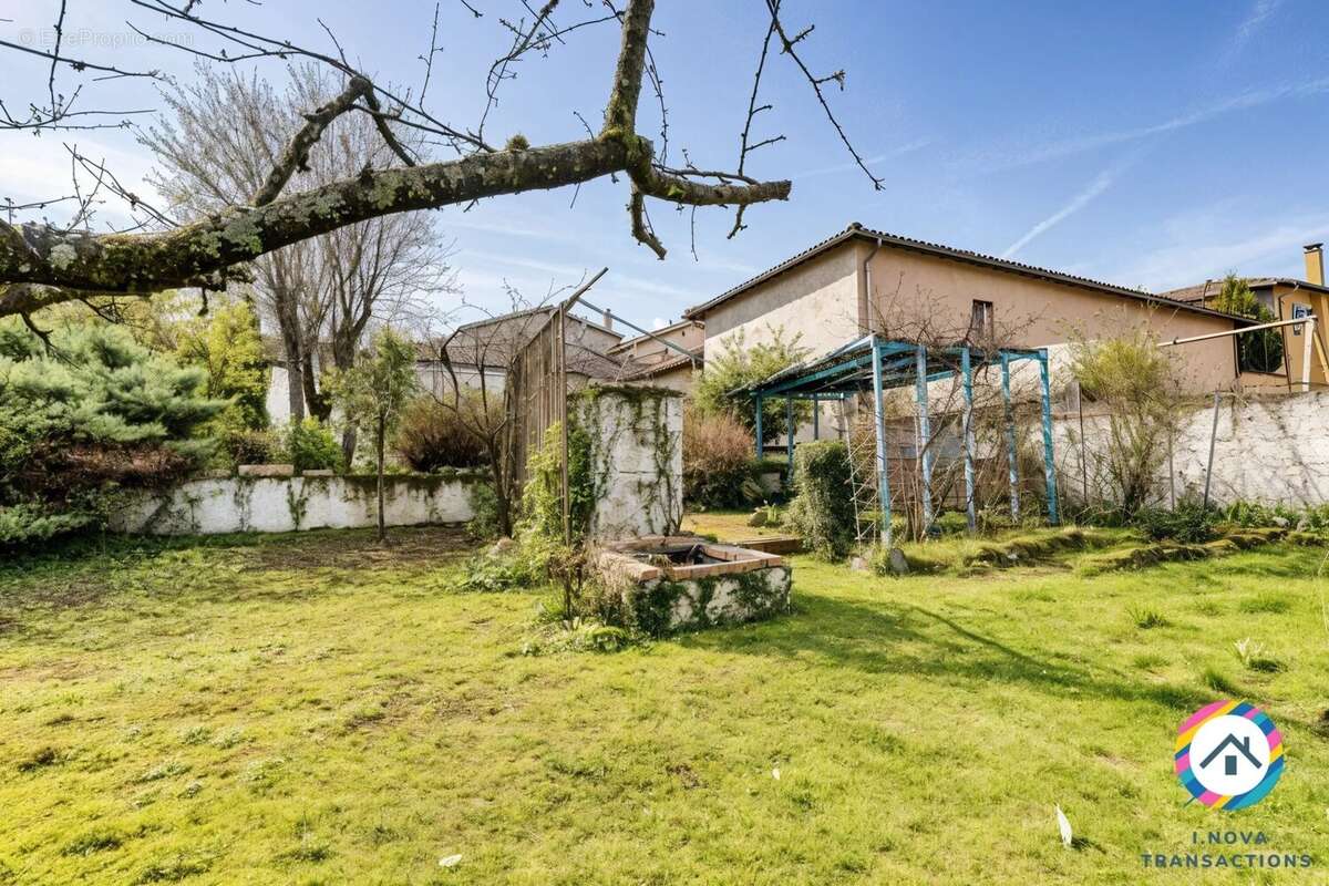 Maison à SALLES-ARBUISSONNAS-EN-BEAUJOLAIS