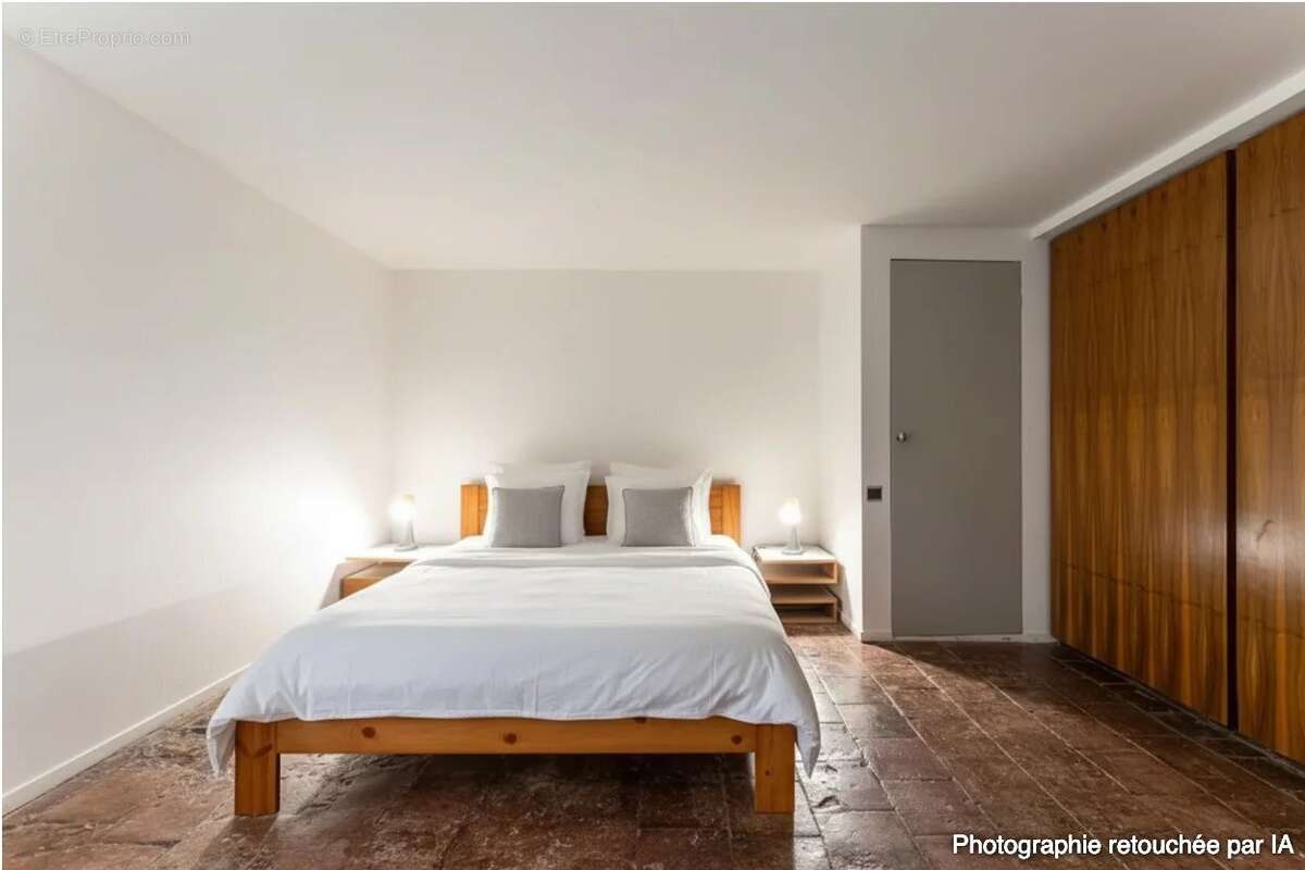 Appartement à MARSEILLE-1E