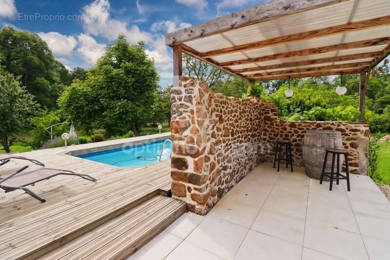 Maison à MAGNAC-LAVAL