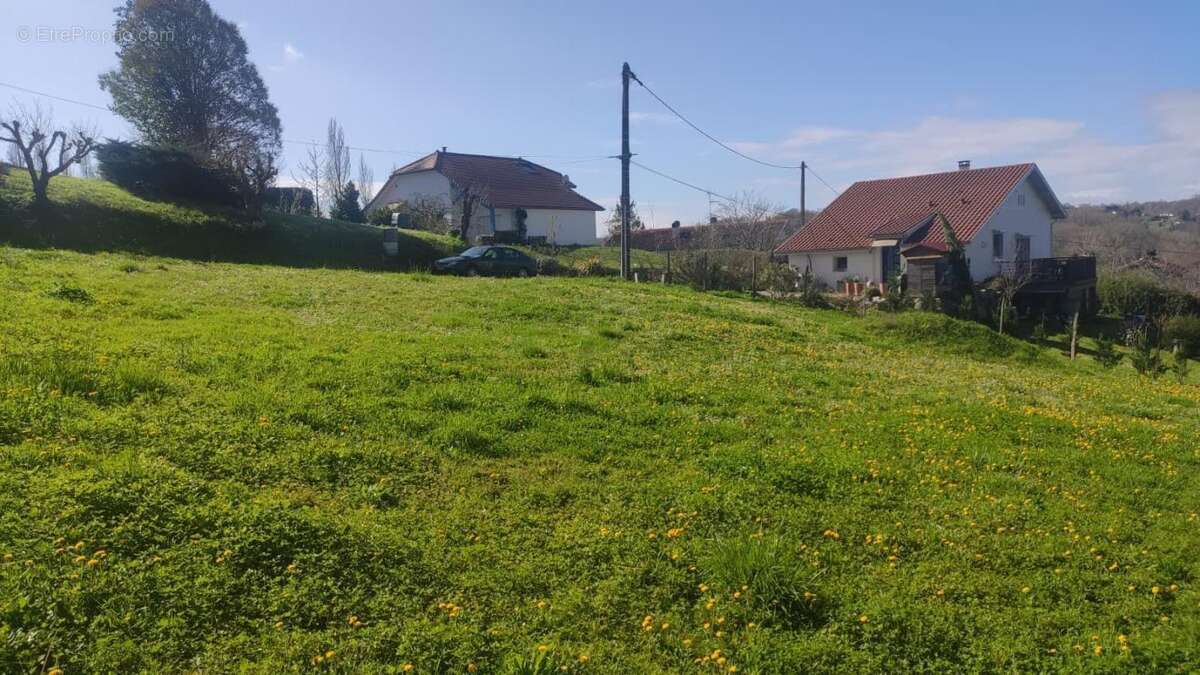 Terrain à SALIES-DE-BEARN