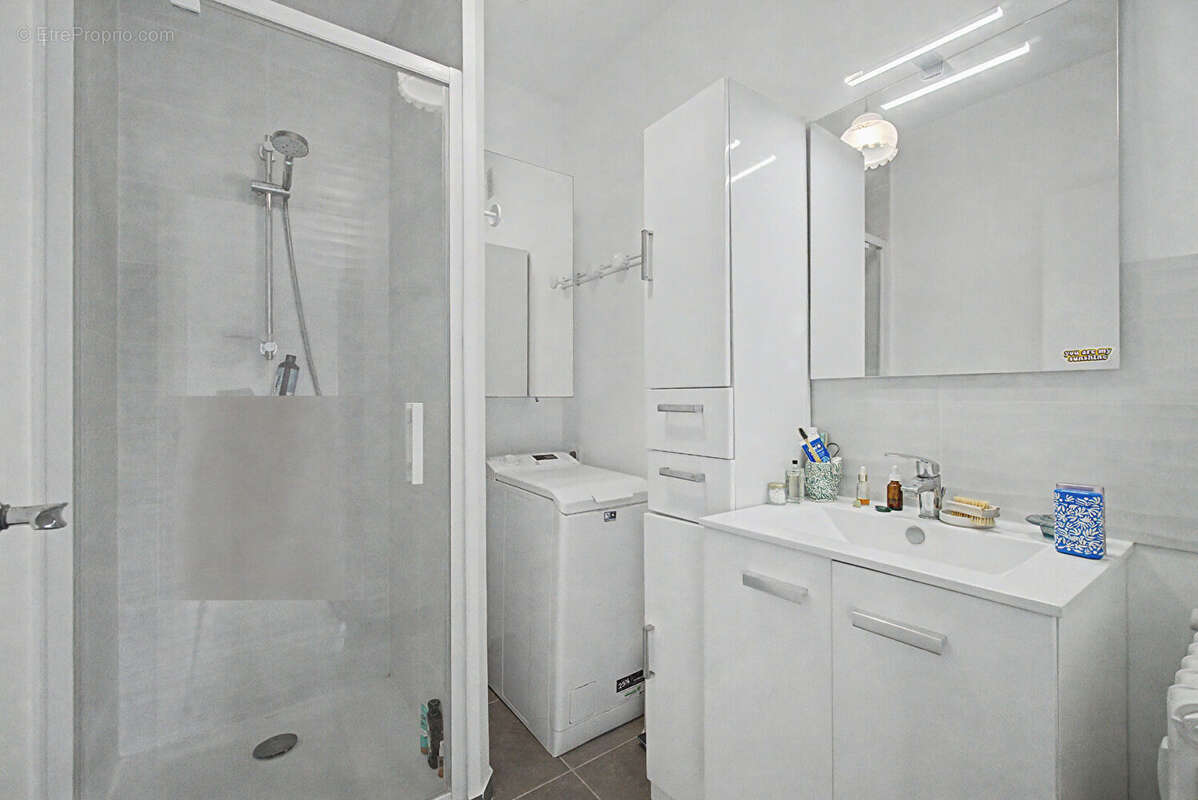 T3 65 m²  14ème étage - LE CENTENAIRE - Balcon filant et cave - photo 9