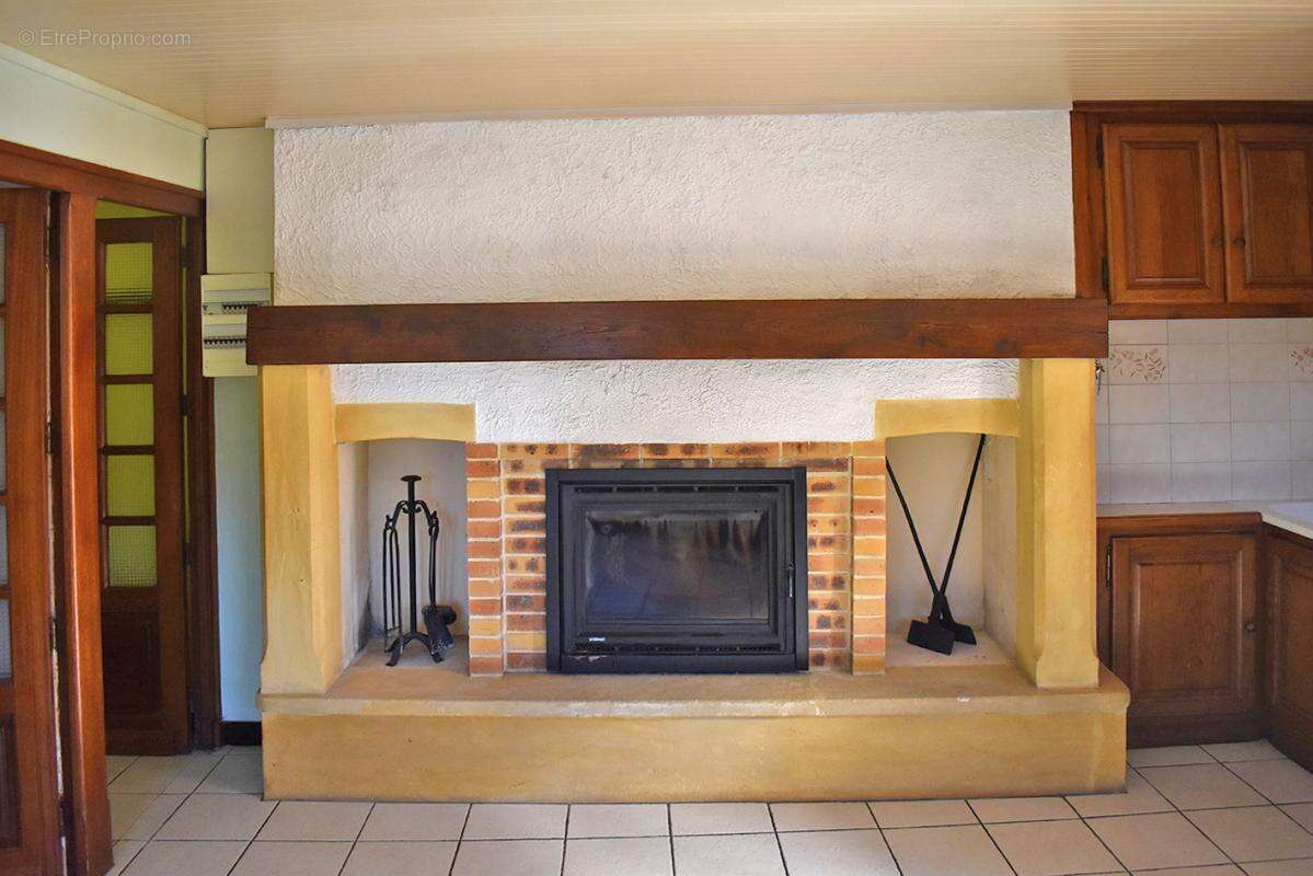 Maison à SAINT-AMAND-DE-COLY