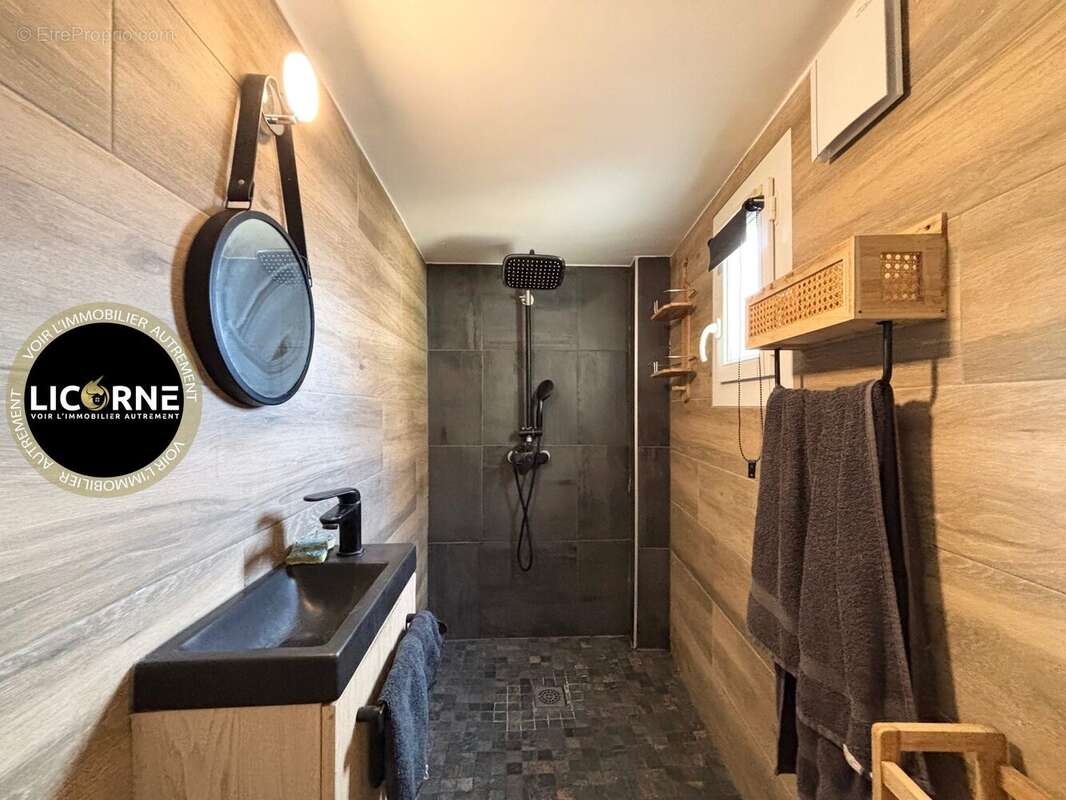 Maison à SAINT-VICTORET