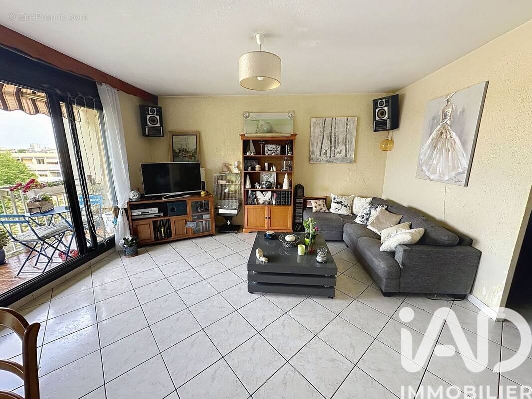 Photo 1 - Appartement à MARSEILLE-12E