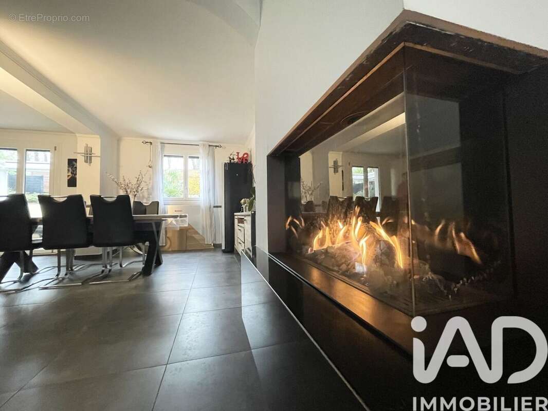 Photo 3 - Maison à SAINT-GERMAIN-LES-CORBEIL