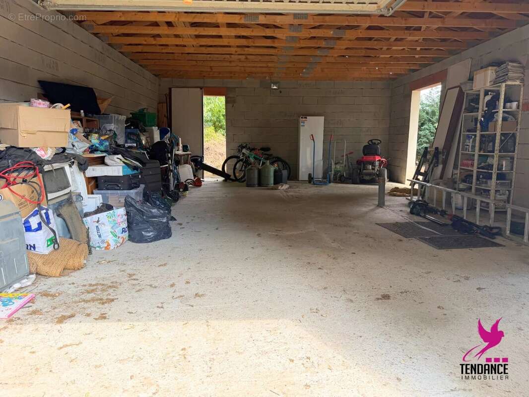 Bâtiment/Maison à terminer sur joli terrain de 969 m². - photo 4