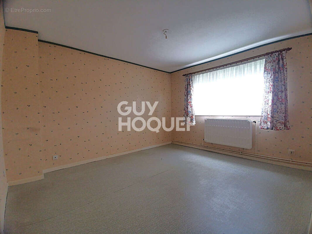 Maison à LA CHAPELLE-D'ARMENTIERES