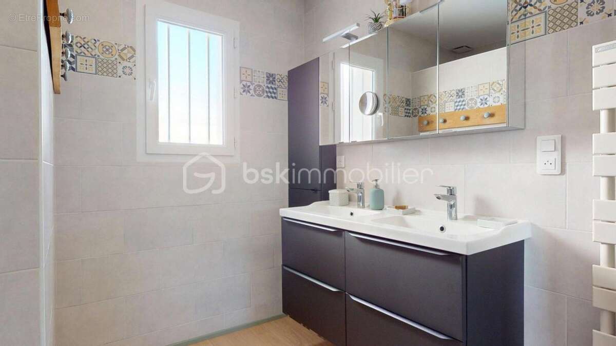 Maison à PONT-L'ABBE-D'ARNOULT