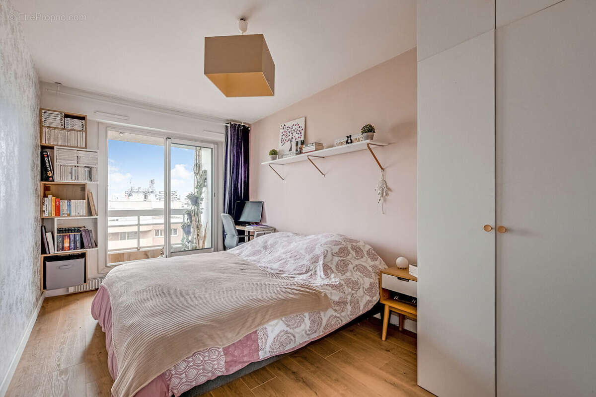 Appartement à PARIS-19E