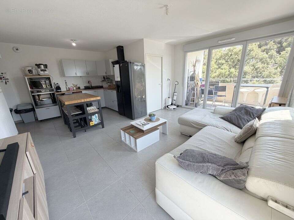 APPARTEMENT T4 a vendre - 79m² - dernier étage - 2 places de - Appartement à MARSEILLE-13E