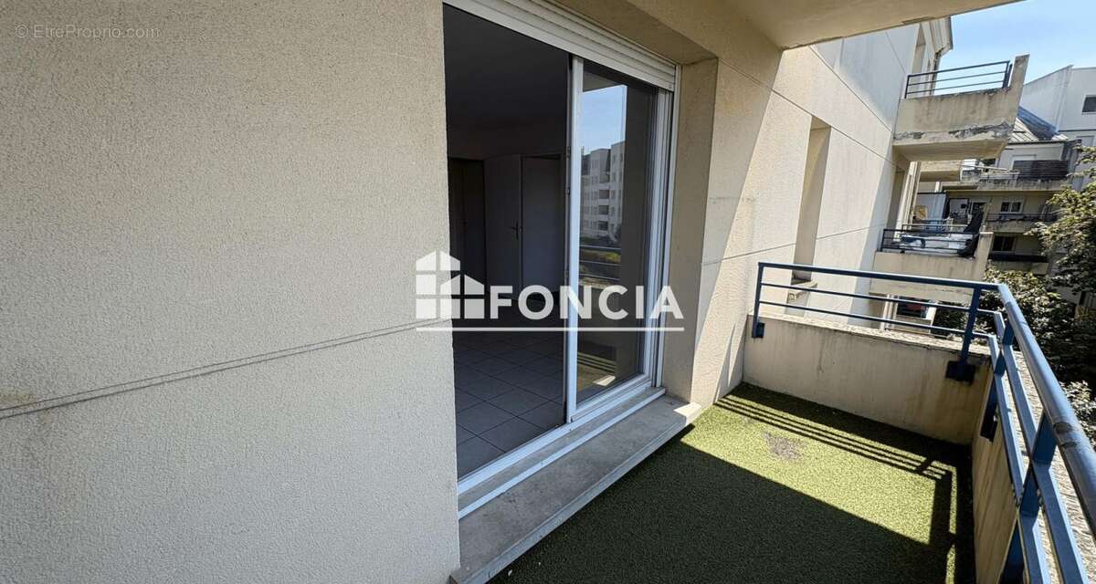 Proche RER - 2 pièces avec balcon et parking - photo 8