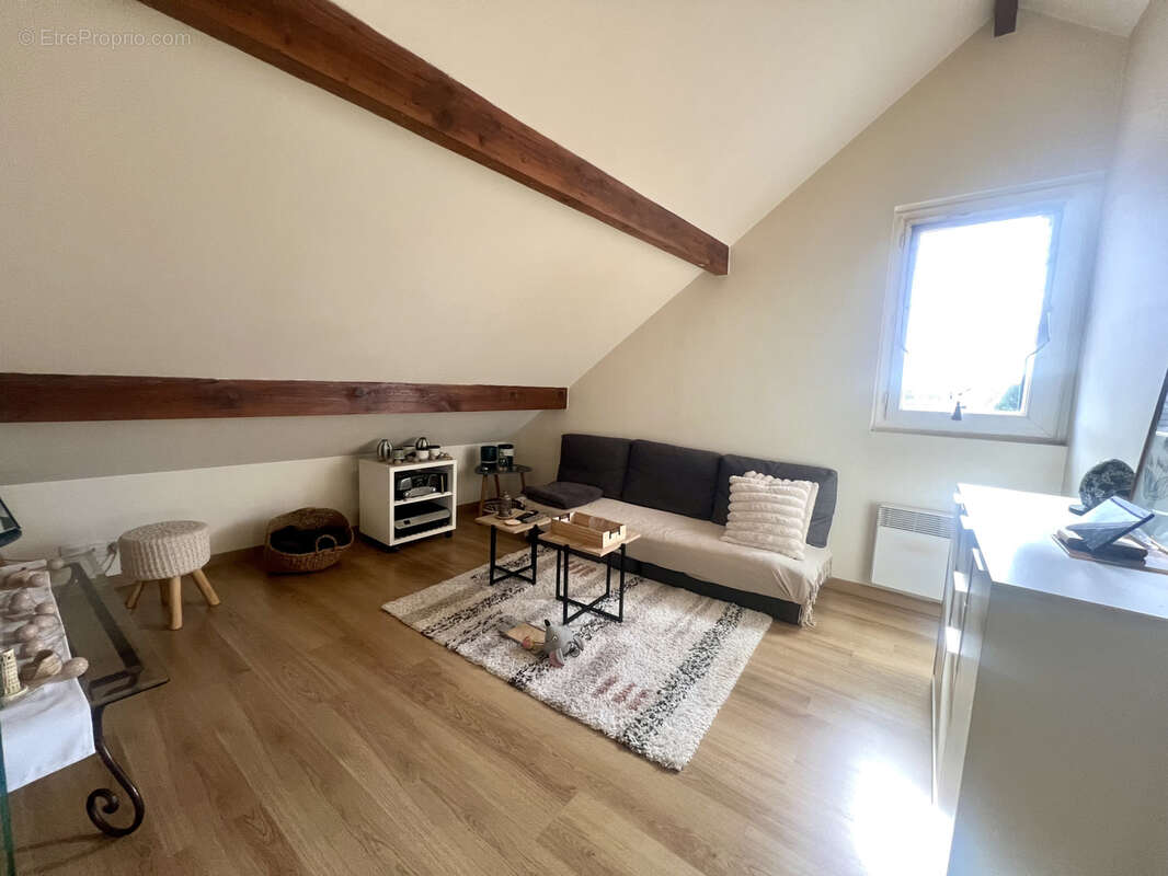 Appartement à SARTROUVILLE
