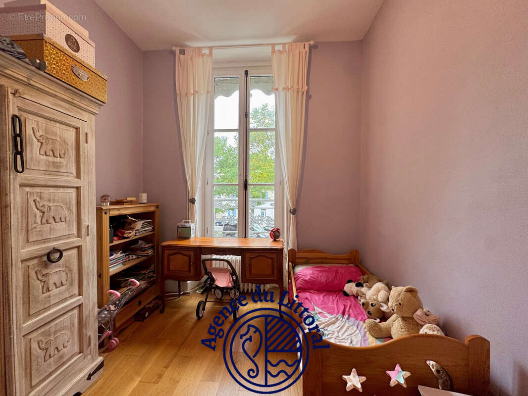 Maison à CORME-ROYAL