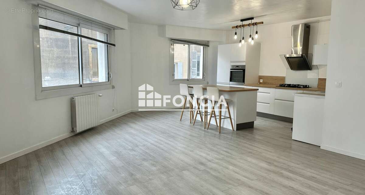 Appartement à MARSEILLE-5E