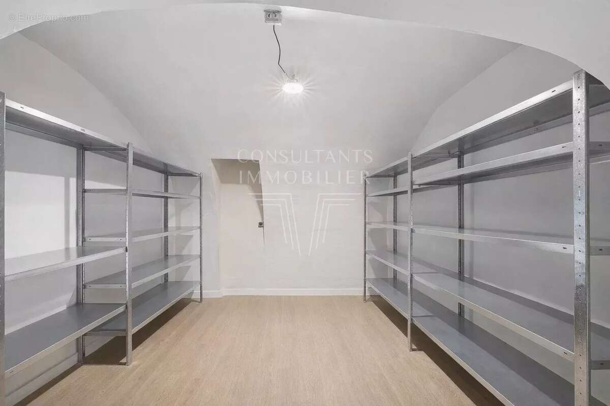 Commerce à PARIS-7E