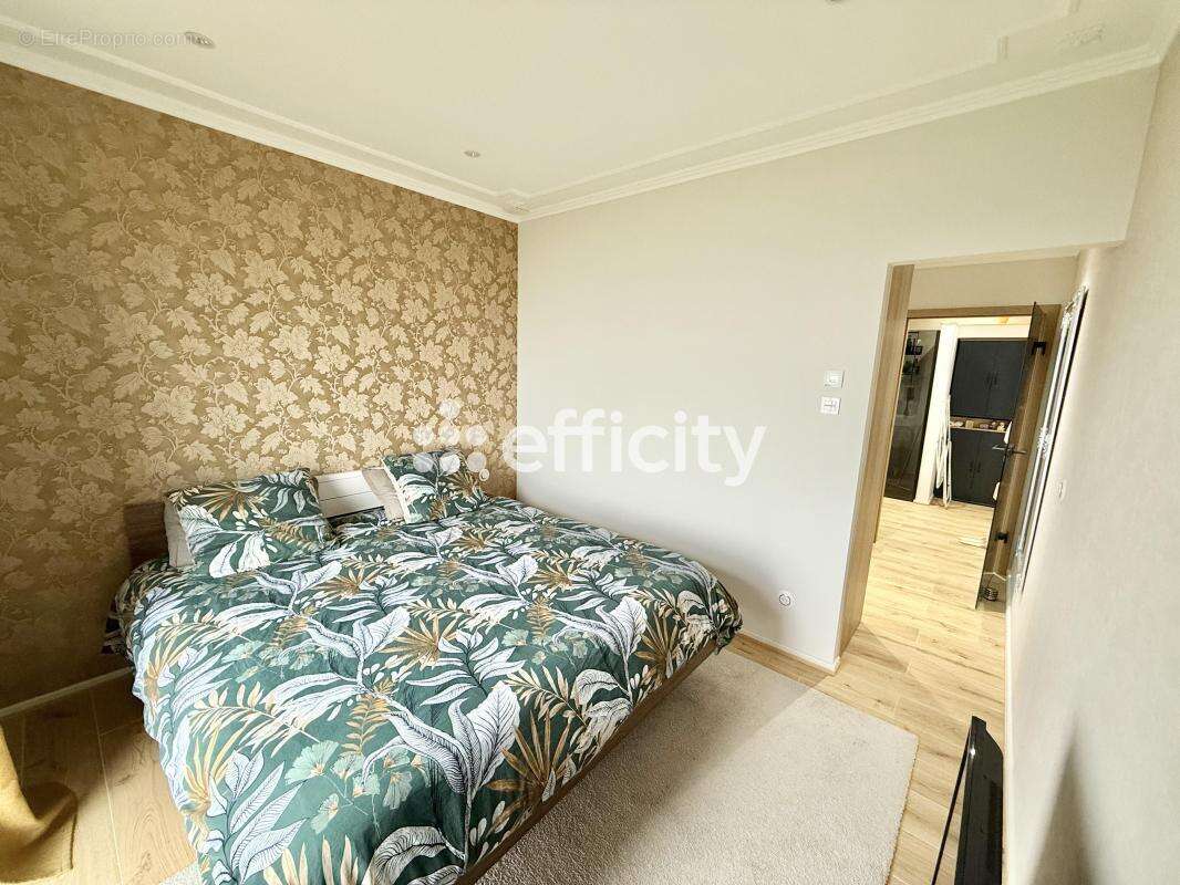 Maison à VIVIERS-SUR-CHIERS