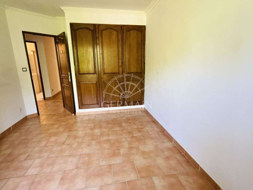 L'Isle-sur-la-Sorgue, Proche du centre-ville, maison traditionnelle de plain-pied de 120 m² - photo 5