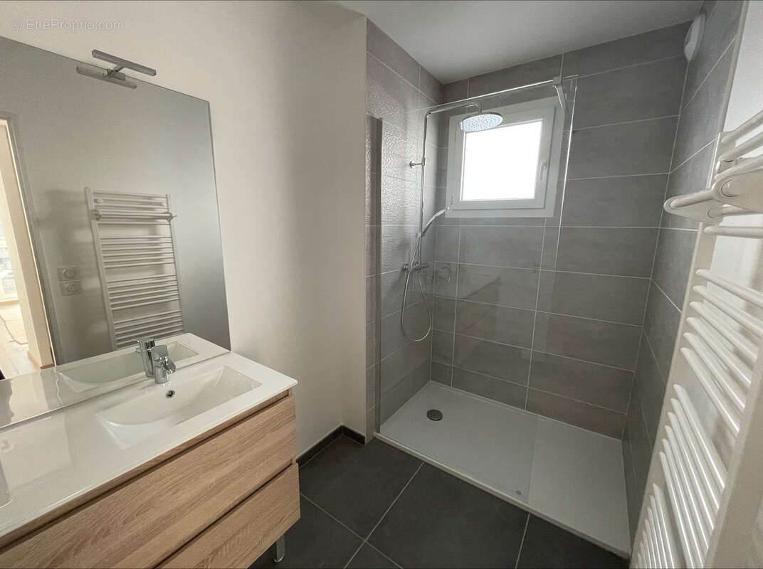 Jardin - Notaire Offert - Garage - 2 parkings - Piscine - photo 13