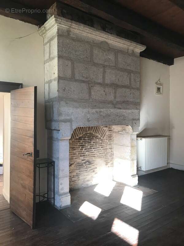 Dpt Dordogne (24), à vendre PERIGUEUX immeuble de 340 m² - photo 3
