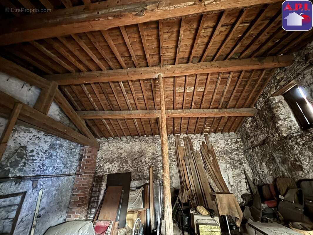 Maison à BESSEDE-DE-SAULT