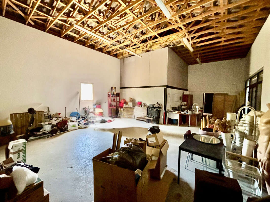 Commerce à MALAUCENE