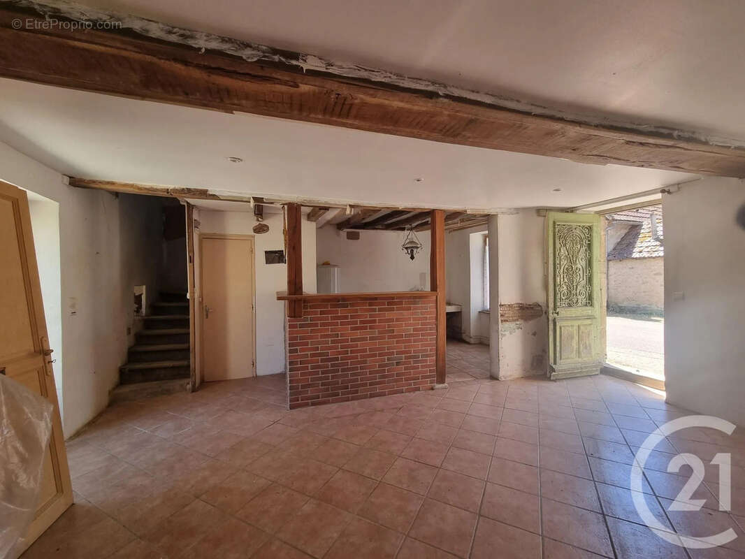 Maison 82 m² à Corbigny  - photo 4