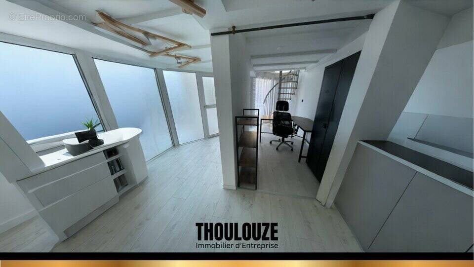 Commerce à LA GRANDE-MOTTE