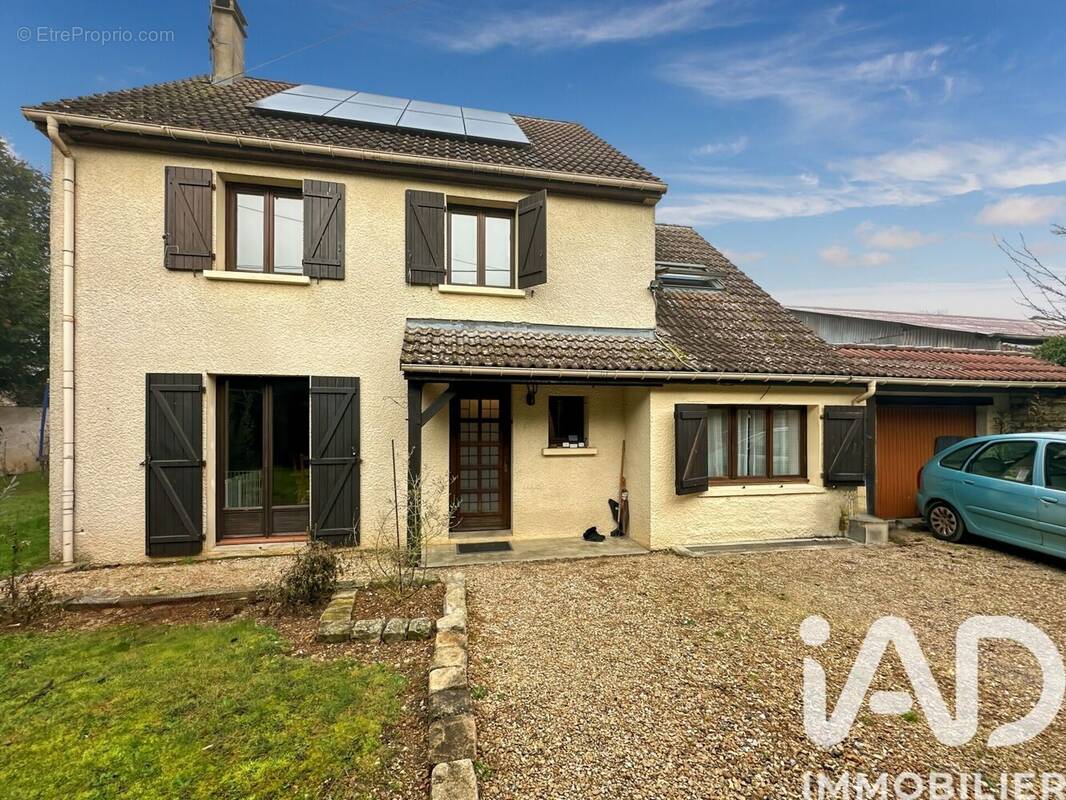 Photo 1 - Maison à VILLEBLEVIN