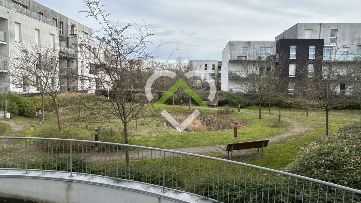Centre de Wasquehal - Beau type 2 avec balcon et terrasse ! - photo 8