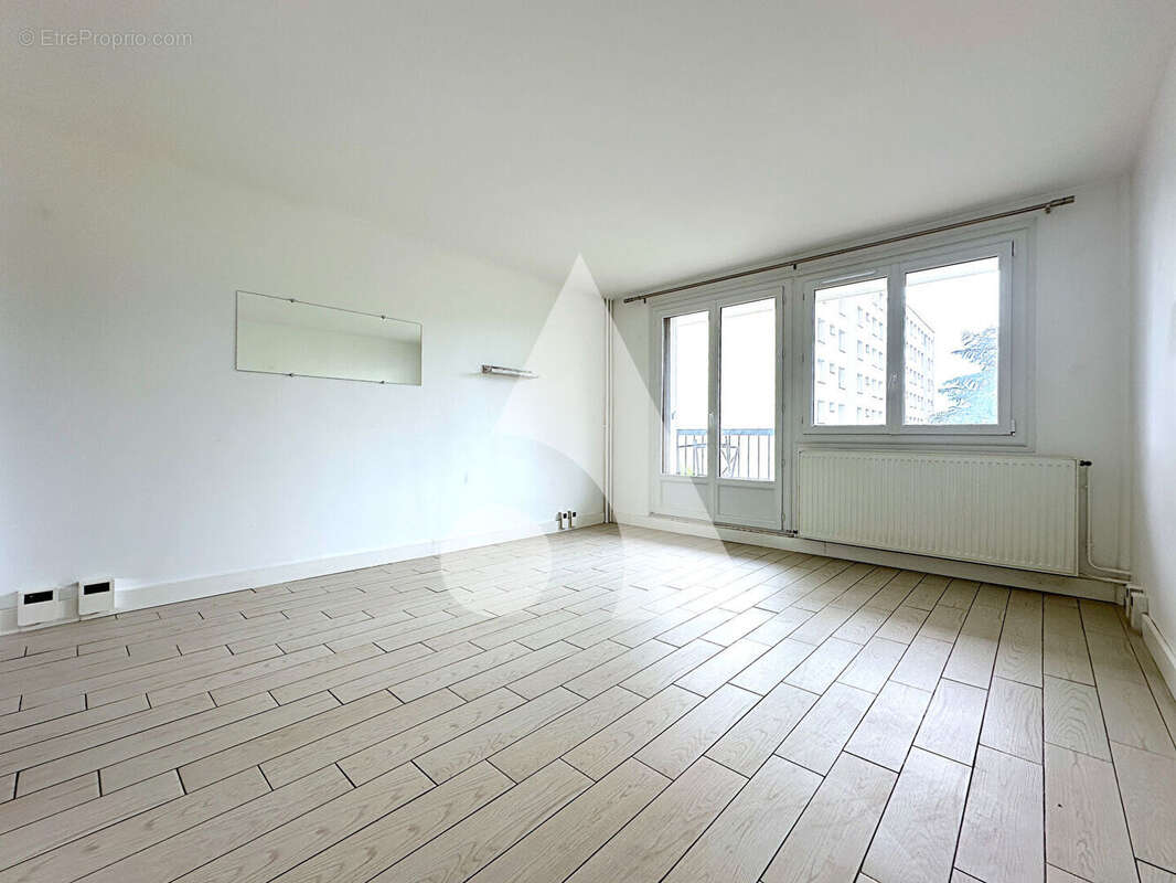 Appartement à CORBEIL-ESSONNES