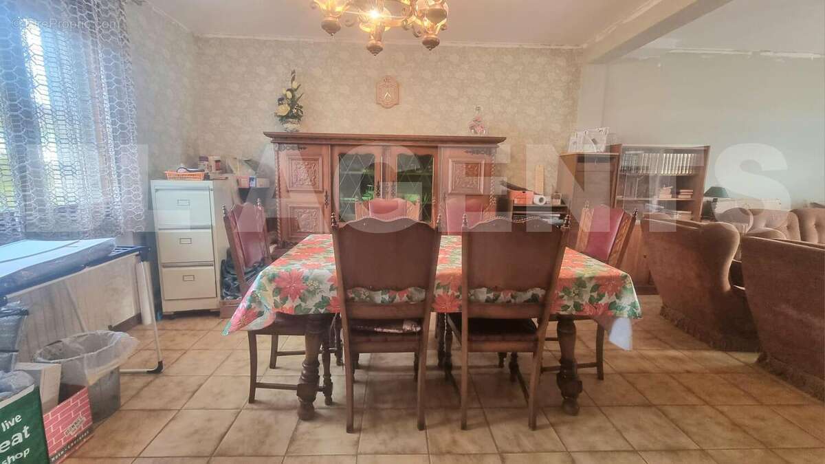 84d073be-c708-44e8-910c-737388a8f563 - Maison à CHARLEVILLE-MEZIERES