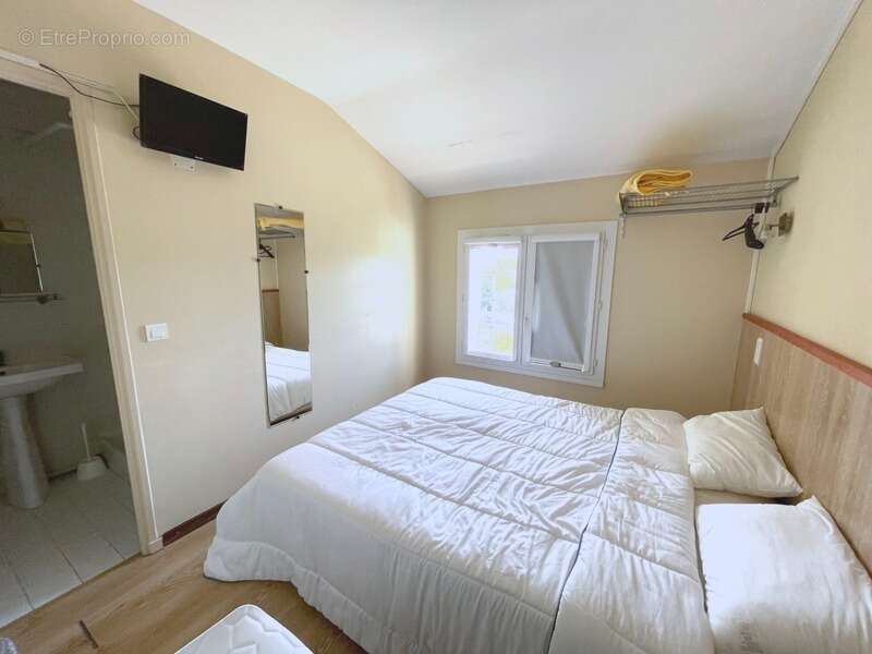 Maison à SAINT-HILAIRE-DE-BRETHMAS