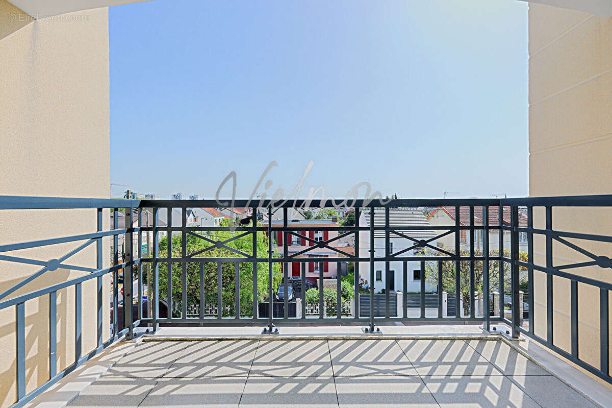 Appartement à LE BLANC-MESNIL