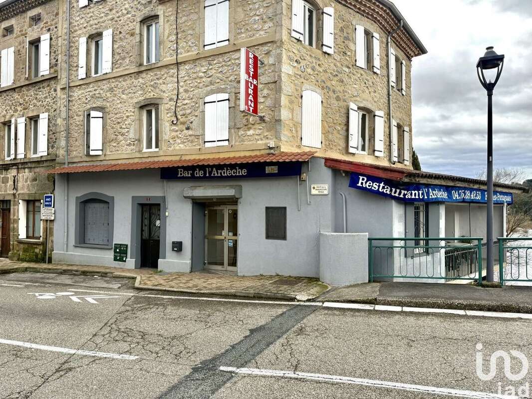 Photo 9 - Commerce à UCEL