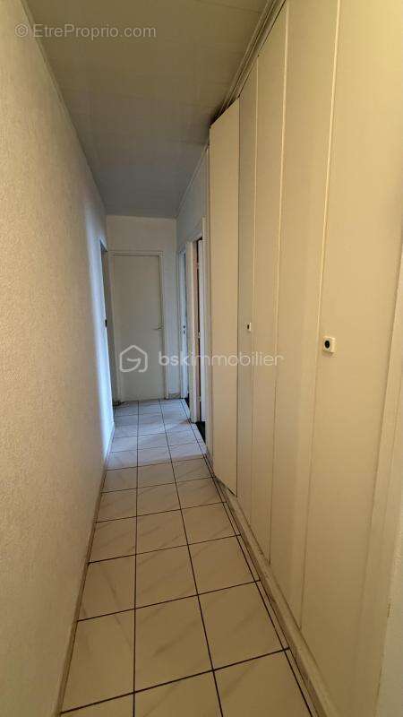 A SAISIR ABSOLUMENT !!!! Appartement spacieux plein de potentiel au cœur de la ville !!!!! - photo 15