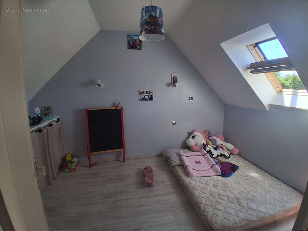 Maison à TAVAUX-ET-PONTSERICOURT