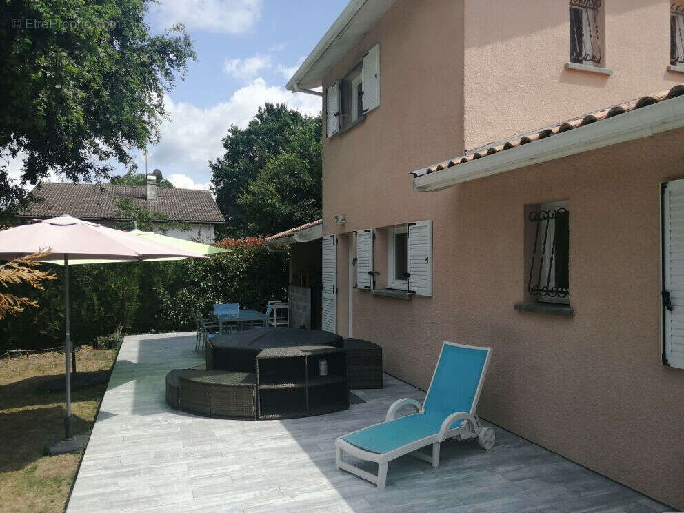 Maison à SALLES
